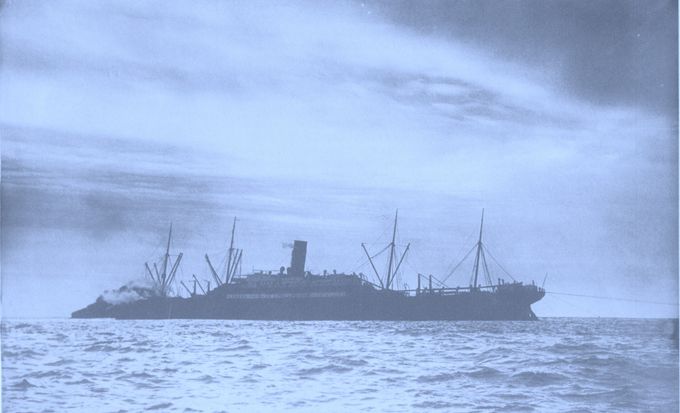 MlNNEHAHAs läge vid Scillyöarna var hotfullt oskyddat som fartyget låg för nästan alla vindar. 