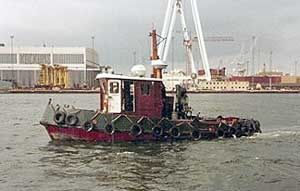 Pollux här i Malmö.
Byggd 1975 i Norge användes i Stavanger och Åndalsnäs mer om detta senare

Pollux 



SDET – 12068 (Avreg 1988)
 Byggd 1975 vid O.K. Karlsens Verksted A/S, Drammen (Stål)
 12,00 x 4,20 x ?? m - 15 / 0
 Maskin: Scania DSI 14 på 314 Ehk
