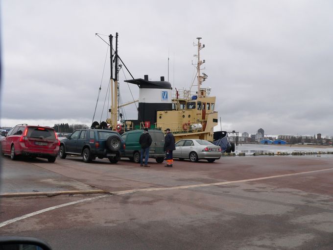 Första fotot denna dag
Välkommen till KARL
foto B-O L
