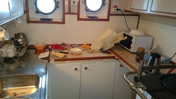 Byssan serverade Kaffe och mackor
foto Danne Svensson
